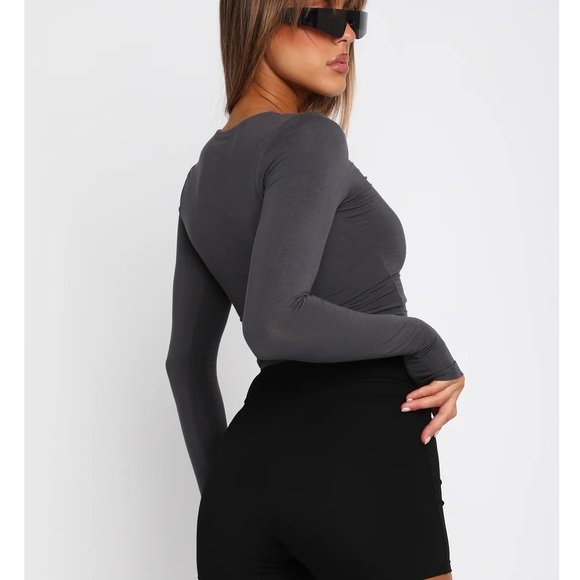 White fox charcoal long sleeve - Picture 4 of 4